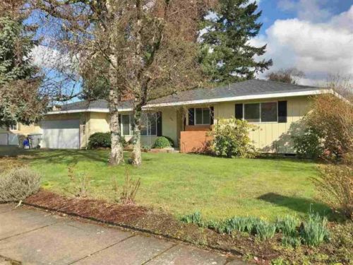 2425 5th St, Lebanon, OR 97355-2405