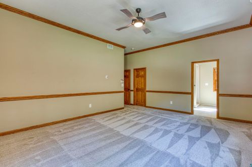 5078 Arrowhead Rd, Duluth MN 55811-1453 exterior