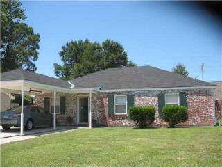 5060 Highland Dr, Marrero, LA 70072-5008