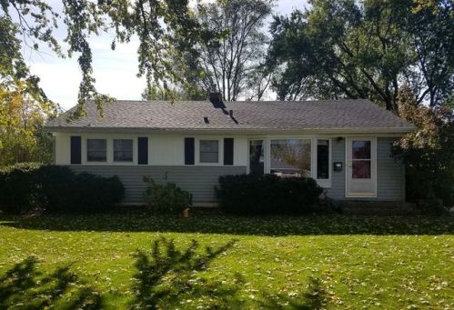 717 Belshire Dr, Chenequa, WI 53029-1803
