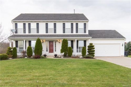 6814 Amanda Ln, Pendleton, NY 14094-9639