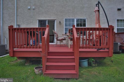 47 Barlow Dr, Souderton PA  18964-2276 exterior