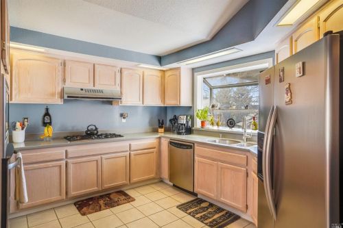 2082 Stonefield Ln, Santa Rosa CA  95403-0951 exterior