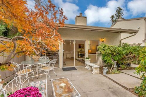 19401 Vineyard Ln, Saratoga, CA 95070-4548