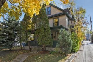 813 22nd St, Minneapolis, MN 55404-2810