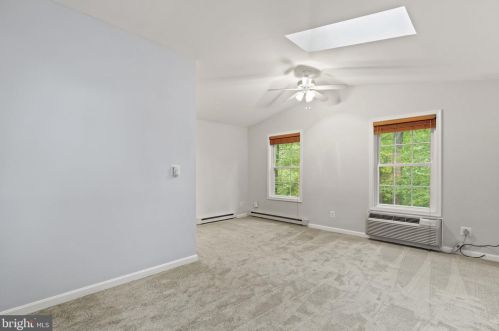 10809 Dayflower Ct, Herndon VA  20191-5109 exterior