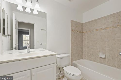 14757 Potomac Branch Dr, Woodbridge VA  22191-4030 exterior