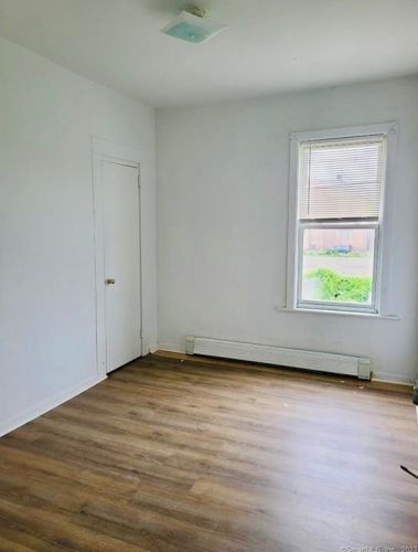 557 Arctic St, Bridgeport CT  06608-2004 exterior