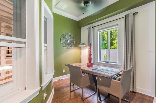 1827 Crooked Oak Ln, Lutz FL  33559-7407 exterior