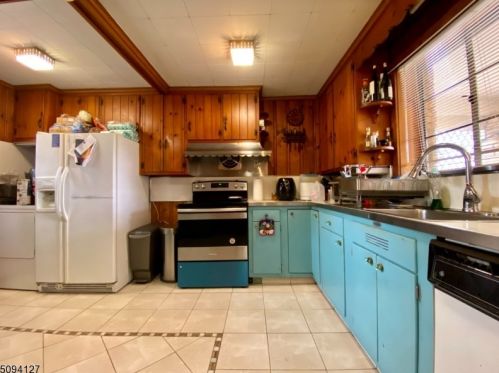 27 Union Ave, Nutley NJ  07110-3325 exterior