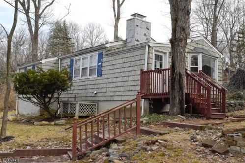 46 Oak Tree Ln, Sparta, NJ 07871-2315