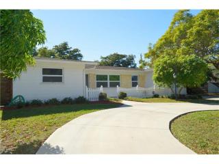 2730 Grove St, Sarasota, FL 34239-4723