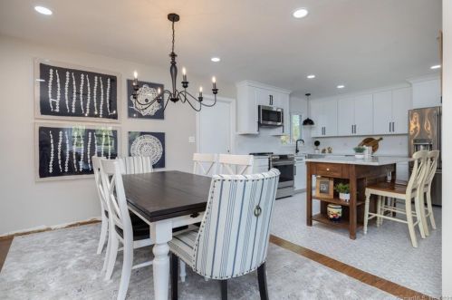 28 Talcott Rd, Glastonbury CT  06033-2919 exterior