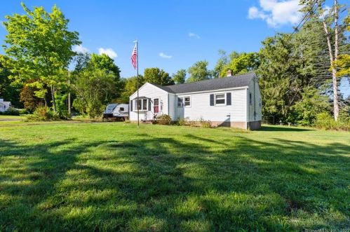 8 Pine Pl, North Branford, CT 06471-1051