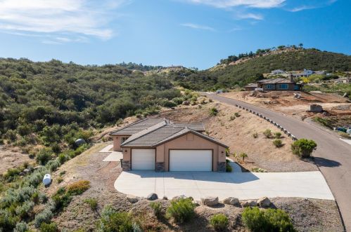 483 Alpine Trail Rd, Alpine, CA 91901-2857