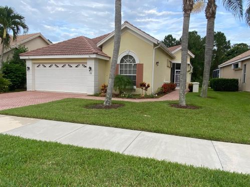 716 Munjack Cir, Fort Pierce, FL 34986-3455