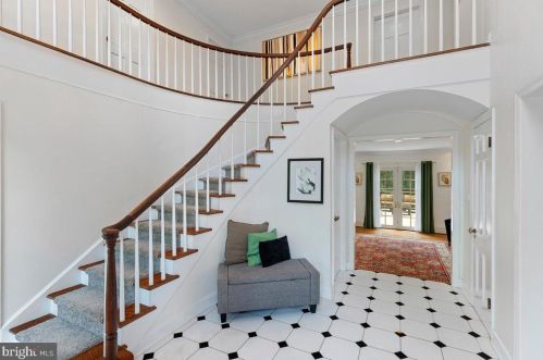 213 Constitution Dr, Princeton NJ  08540-6711 exterior