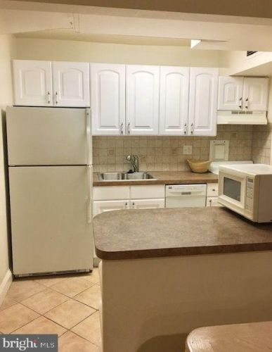 101 Raleigh Ave, Atlantic City NJ  08401-5865 exterior