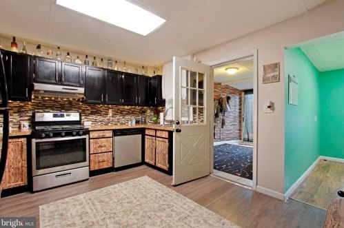 80 Water St, Spring Grove PA  17362-1032 exterior