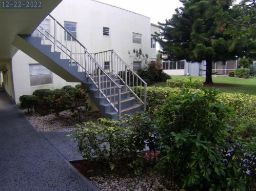 241 Piedmont F, Delray Beach FL  33484-5040 exterior