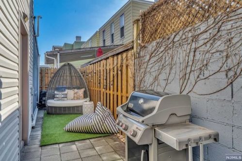 3104 Summit Ave, Union City NJ  07087-2415 exterior