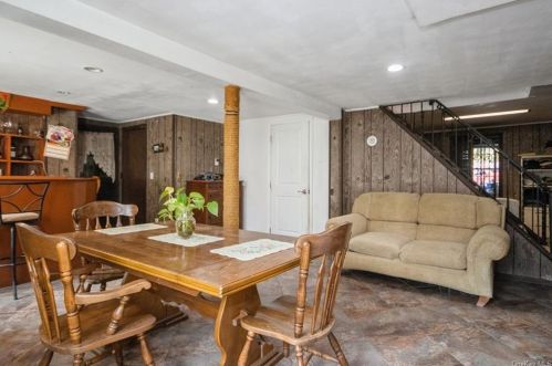 215 Croton Dam Rd, Crotonville NY  10562-2106 exterior