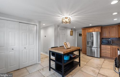 211 Rodney Rd, Ridley Park PA  19078-1429 exterior