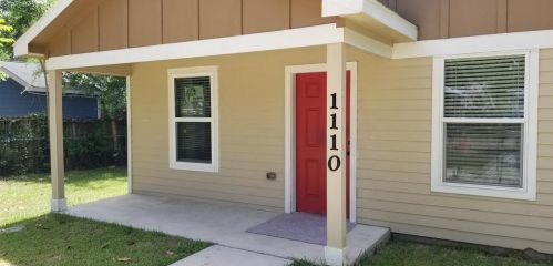 1110 9th St, Conroe TX  77301-2413 exterior