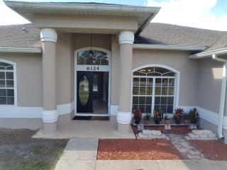 6124 Edgerton Ave, Orlando, FL 32833-5282