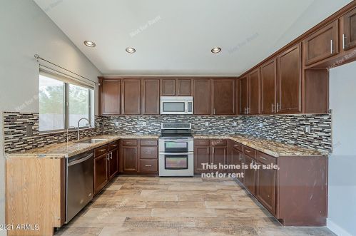 2720 Holguin Way, Chandler, AZ 85286-4568