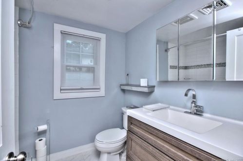 31 Larbert Rd, Southport CT  06890-1341 exterior