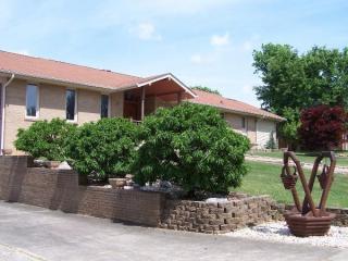 505 Bellevue Ave, Versailles, KY 40390-1013