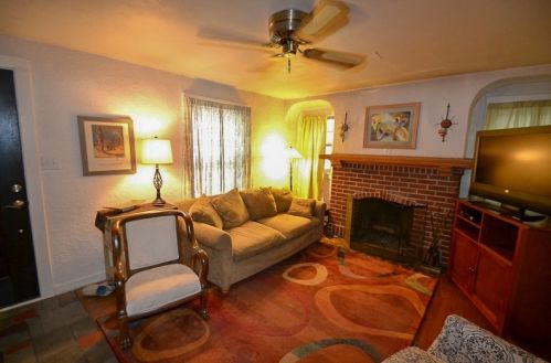 807 Eula Ct, Milwaukee, WI 53209-6503
