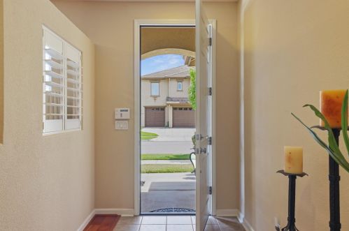 767 Red Barn Pl, Lathrop CA  95330-8975 exterior