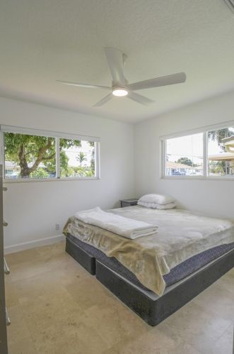 947 Nautilus Isle, Dania Beach FL  33004-2356 exterior