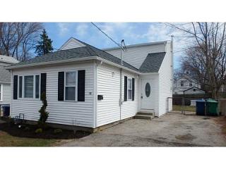 22 Huron St, Warwick, RI 02889-9503