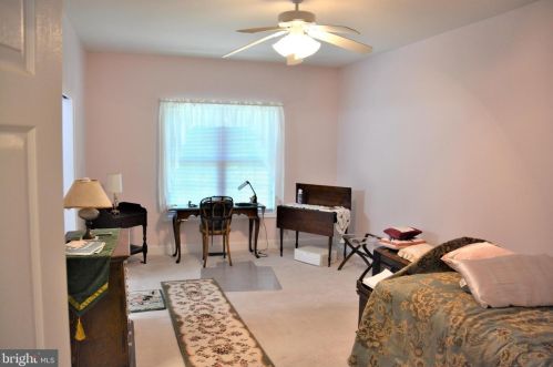 140 Donna Dr, Woodstock VA  22664-1146 exterior