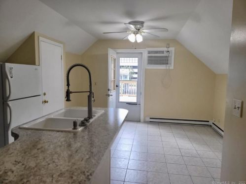 11 Waterbury Ave, Stamford, CT 06902-3562