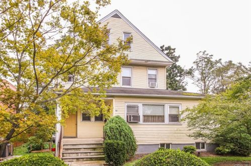 52 Willow Dr, New Rochelle NY  10805-2307 exterior