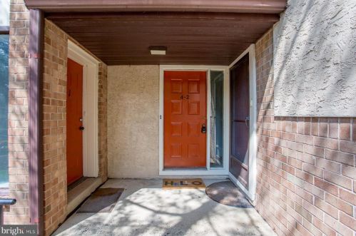 42 Aspen Way, Gardenville, PA 18901-2754