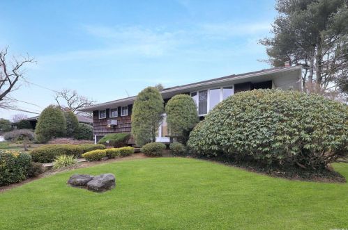 33 Beatrice Ln, Hicksville, NY 11804-1046