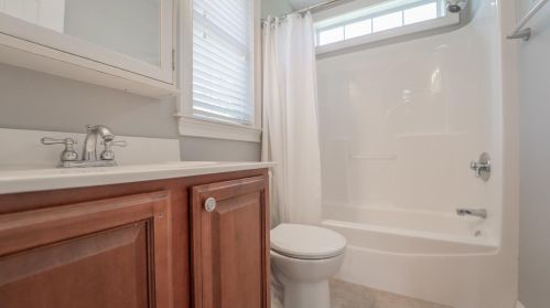 101 Muirfield Dr, Valpo IN  46385-6277 exterior