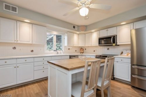 230 7th Ave, Manville NJ  08835-1216 exterior