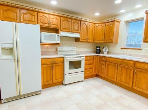 109 Arbogast Ln, New Brighton, PA 15066-4037