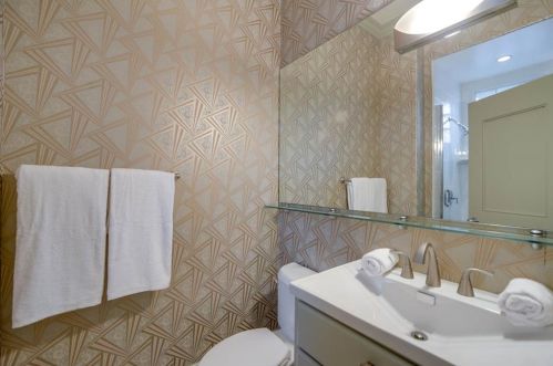 2203 Allen St, Dallas TX 75204-2609 exterior