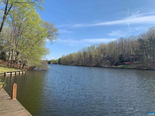 61 Ponderosa Ln, Bybee VA  22963-2405 exterior