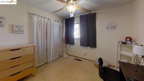 1654 Donner Way, Woodland CA  95695-5564 exterior