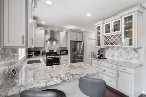 15 Drumlin Rd, Stratham NH  03885-6531 exterior