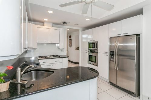 1089 Fordham Ln, Woodsburgh NY  11598-1015 exterior