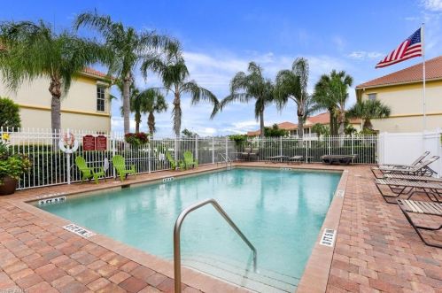 7835 Clemson St, Naples FL  34104-5349 exterior